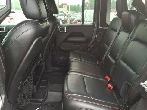 Used 2018 Jeep Wrangler Unlimited Rubicon AWD/4WD image 16
