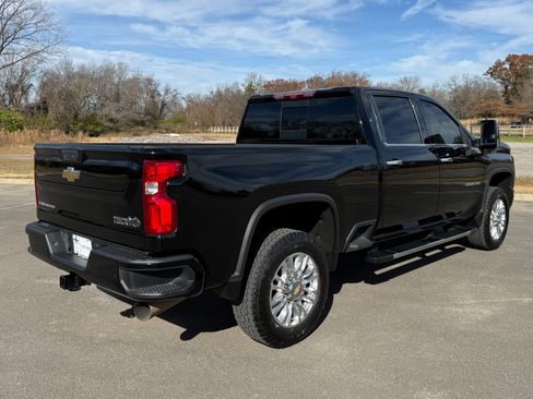 Used 2023 Chevrolet Silverado 2500 High Country w/ Z71 Off-Road Package AWD/4WD image 3