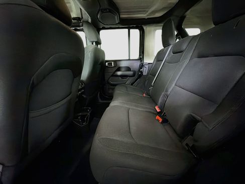 Used 2019 Jeep Wrangler Unlimited Sahara AWD/4WD image 25