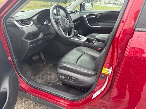 Used 2021 Toyota RAV4 XLE Premium AWD/4WD image 9