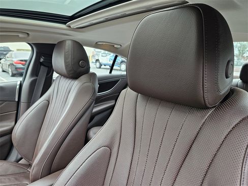 Used 2025 Mercedes-Benz GLC 300 image 17