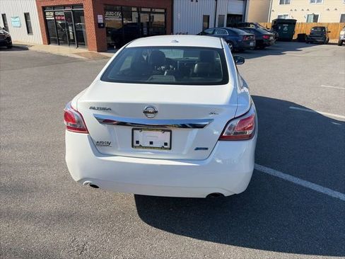 Used 2013 Nissan Altima 2.5 SL w/ 2.5 Moonroof Pkg image 23