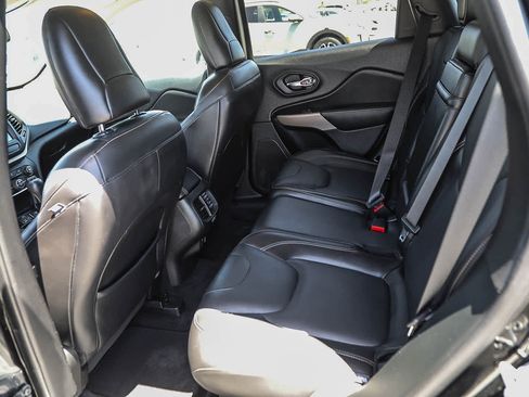 Used 2018 Jeep Cherokee Limited FWD image 18