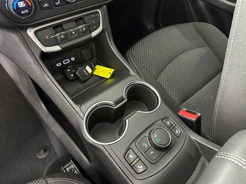 Used 2023 GMC Terrain SLE w/ Driver Convenience Package image 20