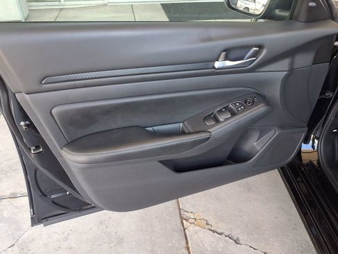 Used 2025 Nissan Altima 2.5 SV FWD image 20