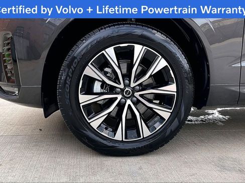 Used 2025 Volvo XC60 B5 Core AWD/4WD image 12