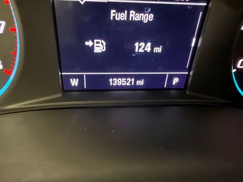 Used 2021 Chevrolet Traverse LT image 19