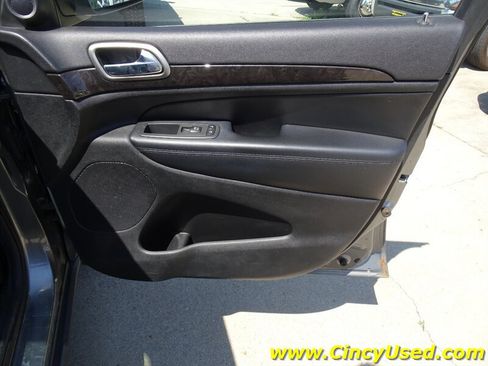 Used 2013 Jeep Grand Cherokee Laredo AWD/4WD image 34