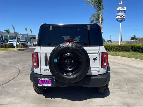 New 2026 Ford Bronco Outer Banks AWD/4WD image 4