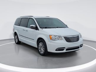 Used 2015 Chrysler Town & Country Touring-L w/ Driver Convenience Group video 2