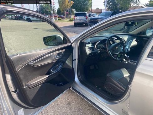 Used 2016 Chevrolet Impala LT FWD image 18