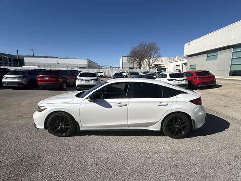 Used 2025 Honda Civic Sport image 3