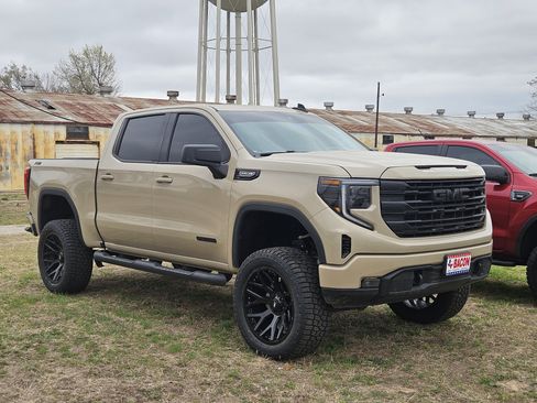 Used 2022 GMC Sierra 1500 Elevation w/ X31 Off-Road Package image 3