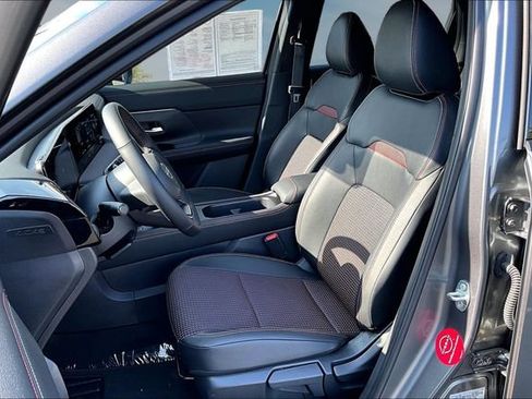 Certified 2026 Nissan Kicks SR FWD image 21