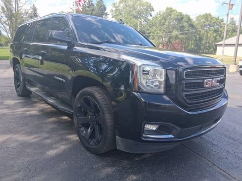 Used 2019 GMC Yukon XL SLT w/ Graphite Performance Edition AWD/4WD image 7