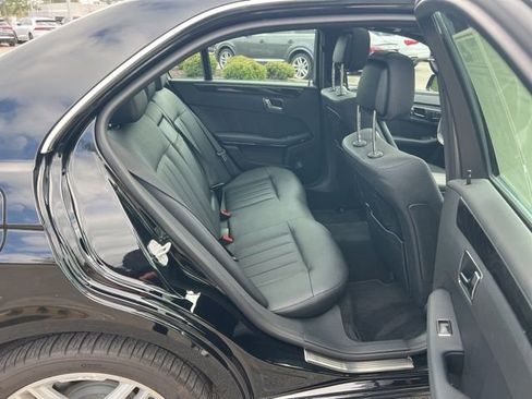 Used 2011 Mercedes-Benz E 550 Sedan image 36