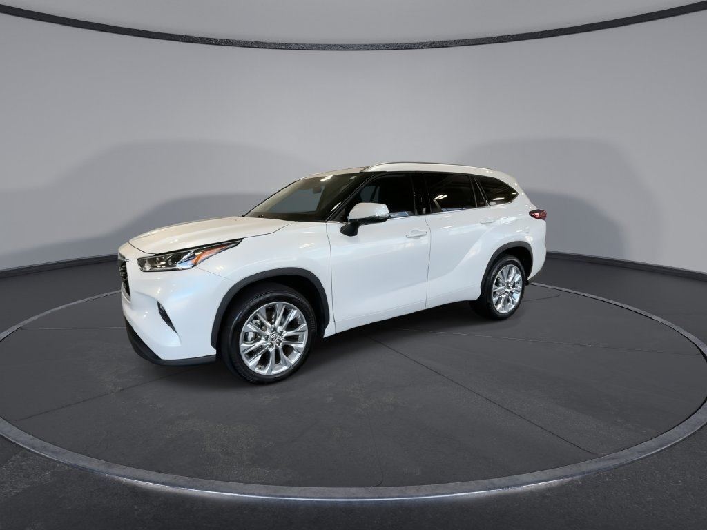 Used 2023 Toyota Highlander Limited FWD image 5