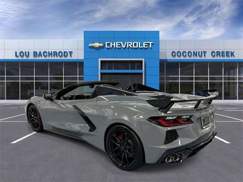Used 2025 Chevrolet Corvette Stingray w/ Stealth Interior Trim Package image 6