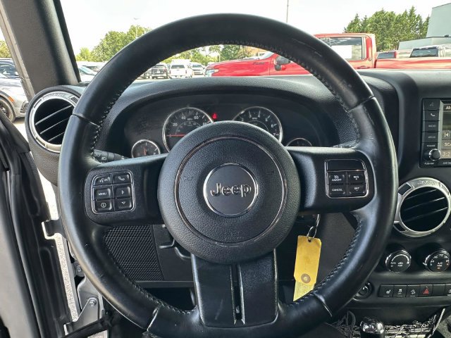 Used 2017 Jeep Wrangler Sahara w/ Connectivity Group AWD/4WD image 11