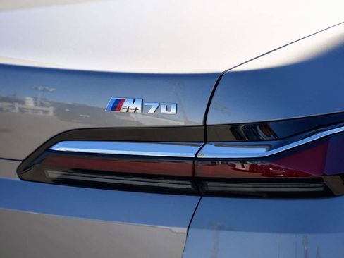Certified 2024 BMW i7 M70 image 7
