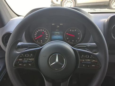 Used 2024 Mercedes-Benz Sprinter 2500 image 29