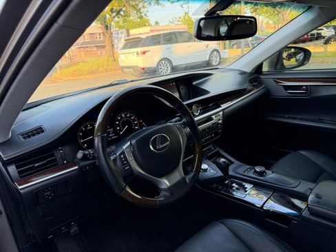 Used 2015 Lexus ES 350 w/ Premium Package FWD image 12
