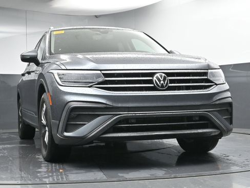Used 2022 Volkswagen Tiguan SE image 22