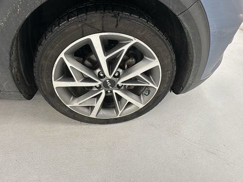 Used 2022 Kia Niro Touring Special Edition image 9