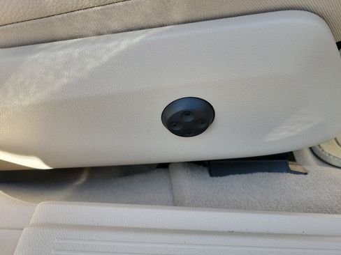 Used 2014 Mercedes-Benz E 350 Sedan image 9