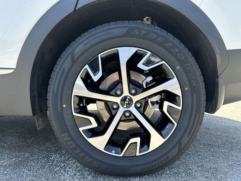 Certified 2024 Kia Sportage EX AWD/4WD image 18