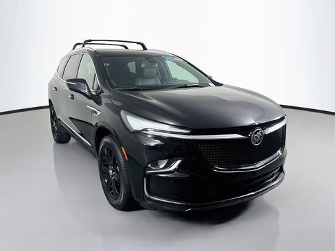 Used 2023 Buick Enclave Essence w/ Sport Touring Edition FWD image 3