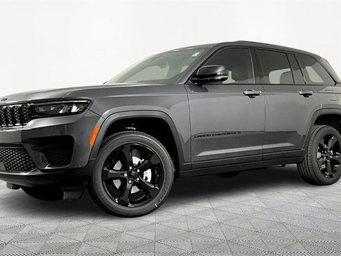 New 2025 Jeep Grand Cherokee Altitude image 1