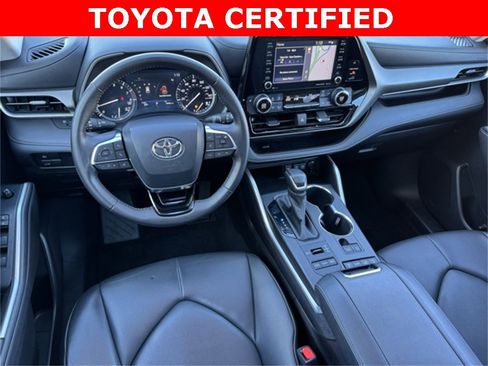 Certified 2020 Toyota Highlander XLE image 11
