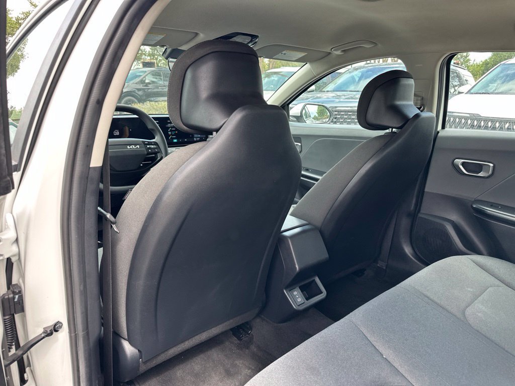 Used 2025 Kia K4 FWD image 23