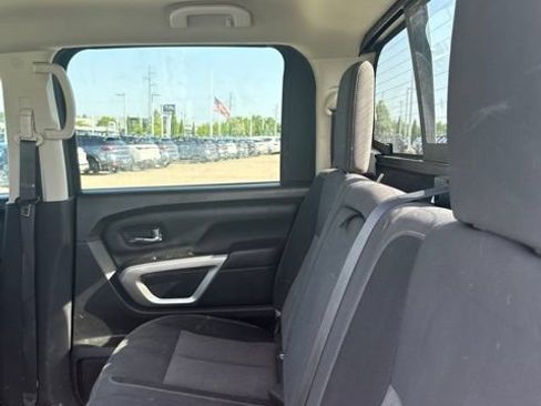 Used 2020 Nissan Titan SV w/ SV Convenience Package RWD image 7