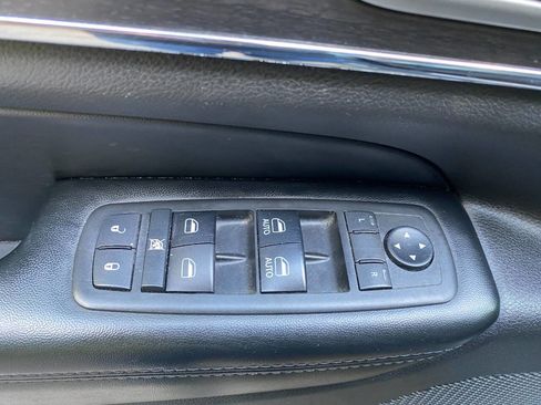 Used 2018 Jeep Grand Cherokee Limited AWD/4WD image 15