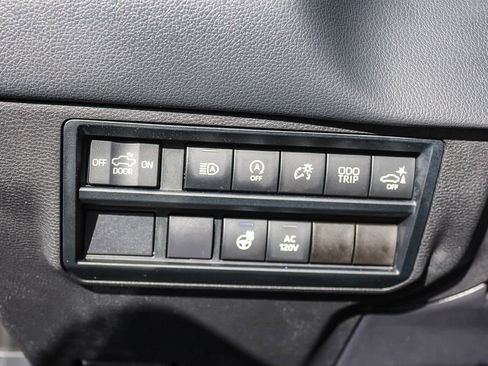 Used 2022 Toyota Tundra Limited image 28