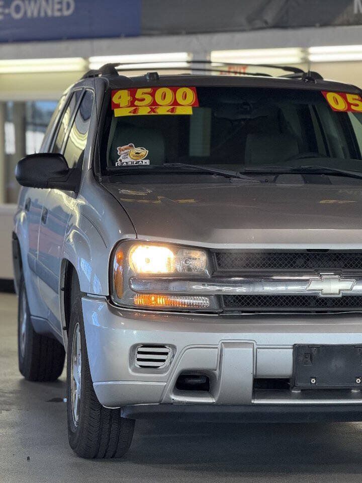 Used 2005 Chevrolet TrailBlazer LS AWD/4WD image 9