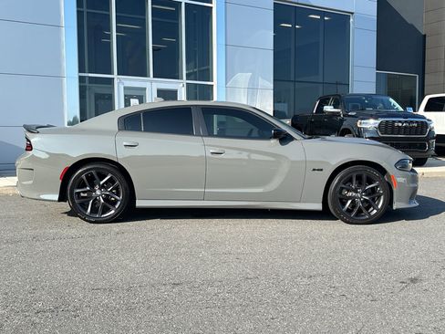 Used 2023 Dodge Charger R/T w/ Plus Group RWD image 3