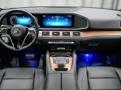 Certified 2025 Mercedes-Benz GLE 450 4MATIC image 12