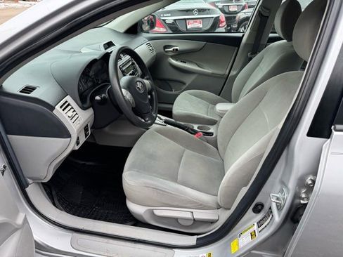 Used 2012 Toyota Corolla LE image 9