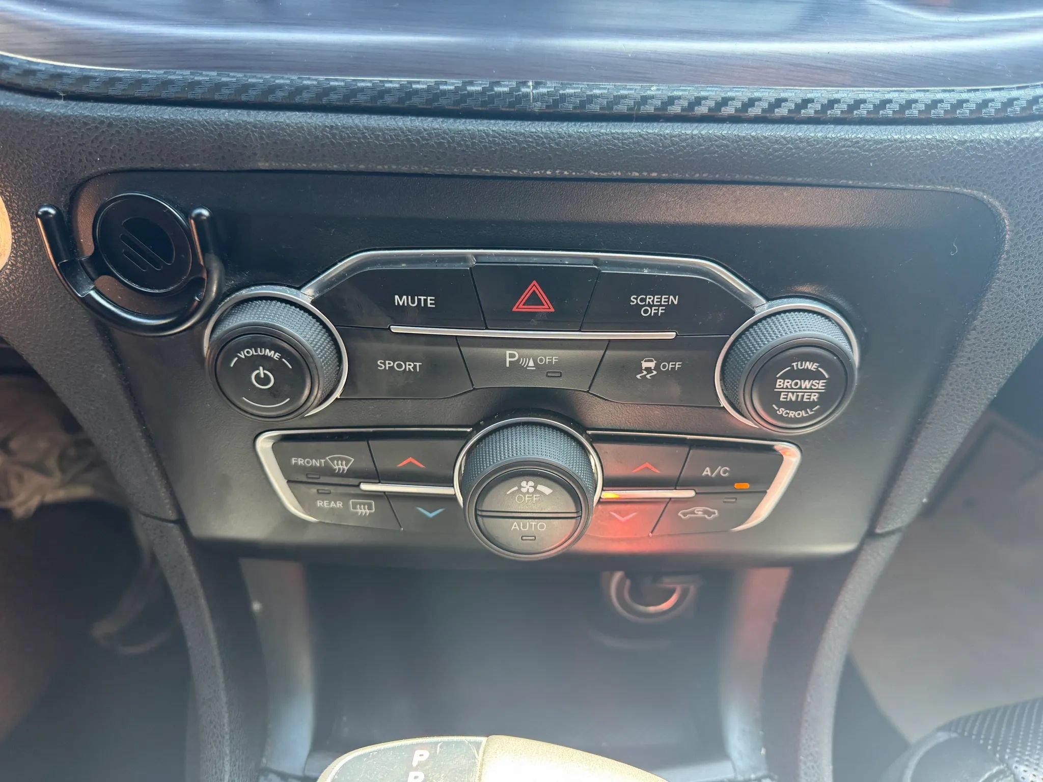 Used 2017 Dodge Charger R/T w/ Plus Group RWD image 16