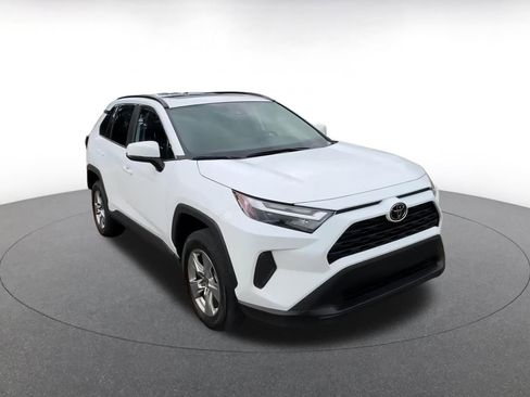 Used 2025 Toyota RAV4 XLE image 3