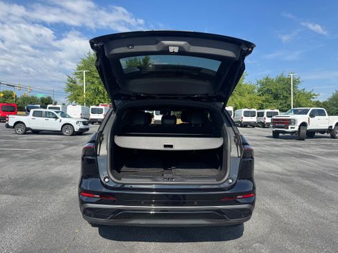 Used 2024 Lincoln Nautilus Reserve w/ Jet Appearance Package (87T) AWD/4WD image 5