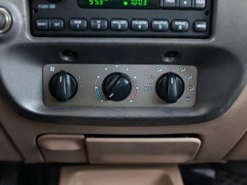 Used 2001 Ford Explorer Sport Trac TRAC CREW CAB 4DR SUV image 32