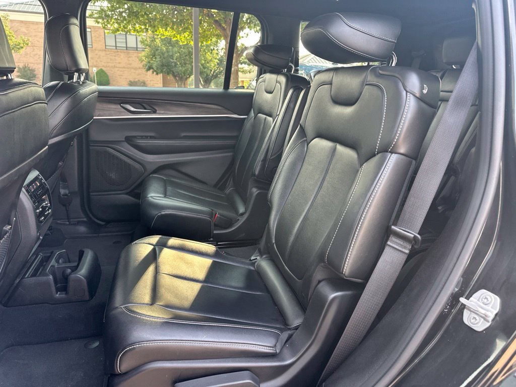 Used 2024 Jeep Grand Cherokee L Limited RWD image 29