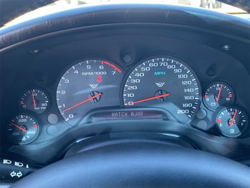 Used 2004 Chevrolet Corvette Coupe w/ Roof Package image 24