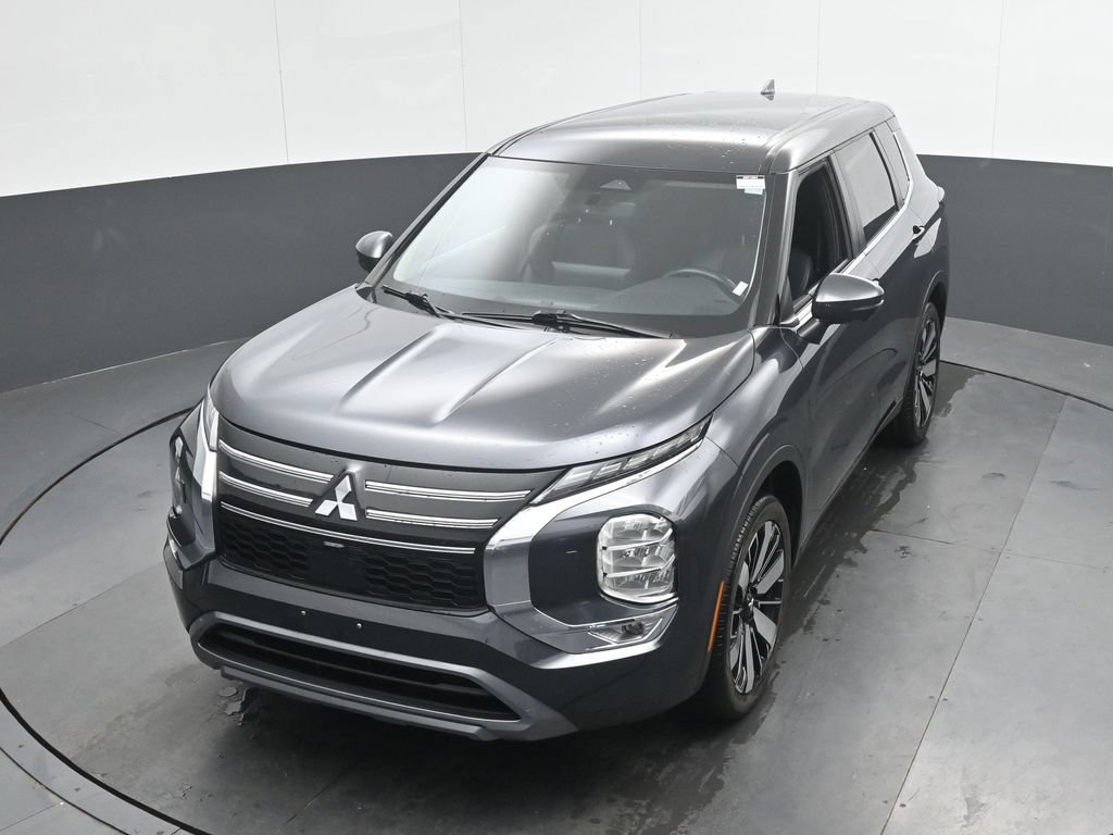 Used 2025 Mitsubishi Outlander AWD image 33