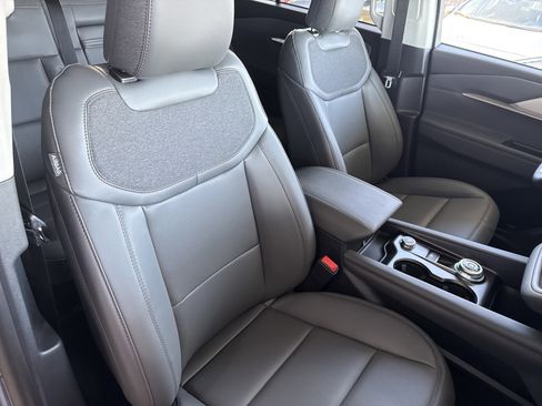 New 2026 Ford Explorer Active w/ Active Comfort Package image 18