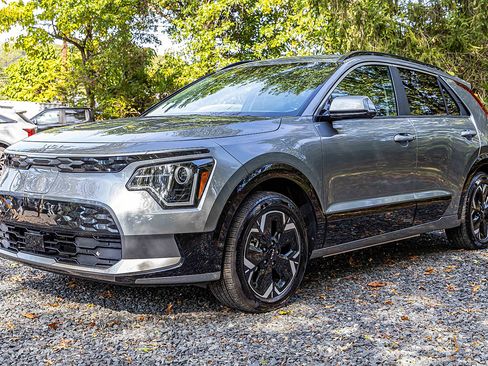 Certified 2024 Kia Niro Wind image 3